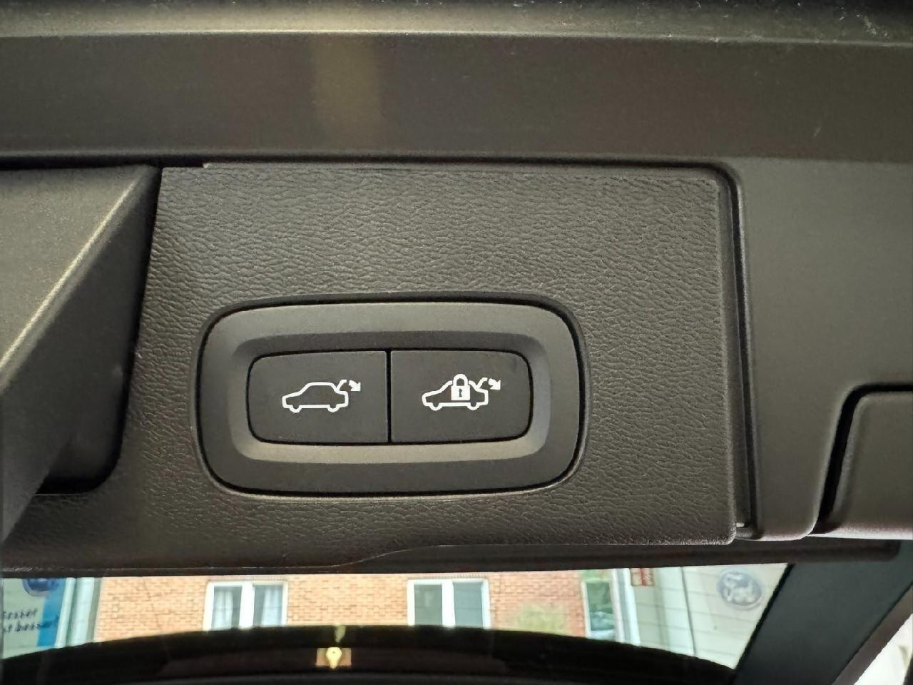 Volvo XC60 XC60 Plus Dark AWD *AHK-H&K-Standhzg*