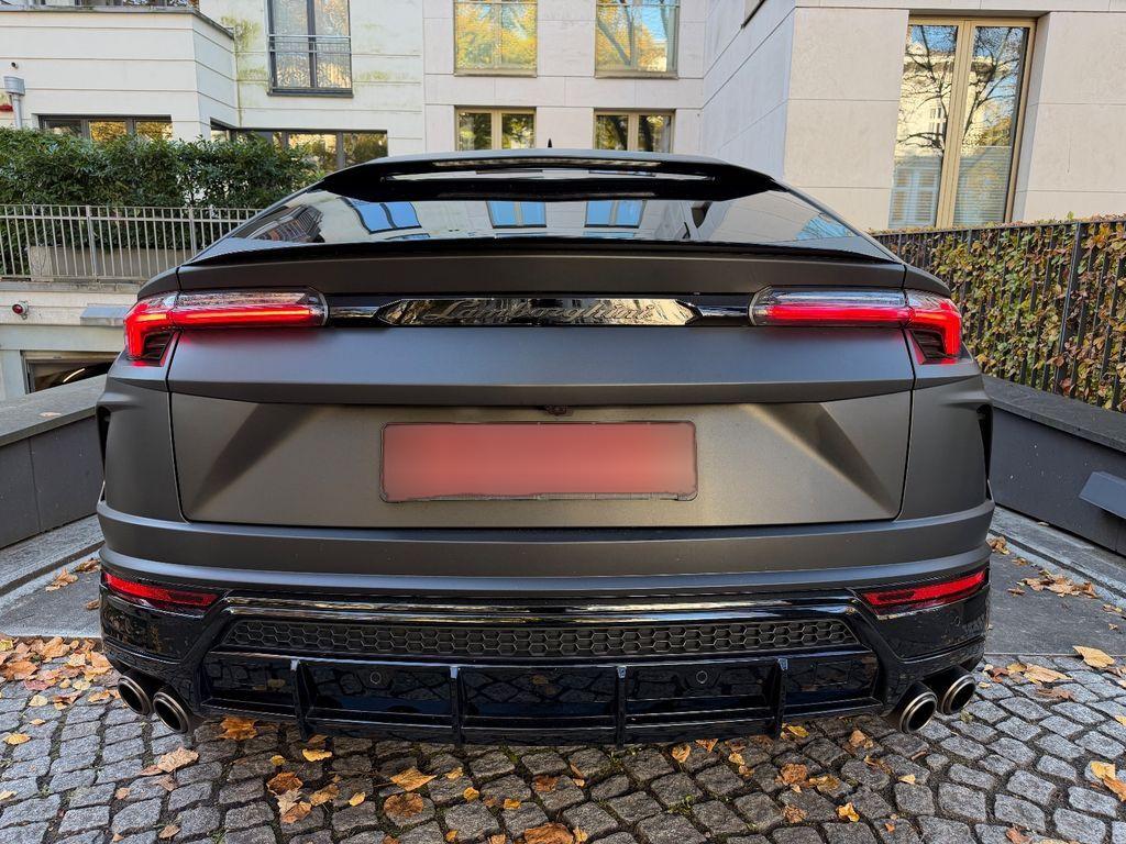 Lamborghini Urus 4.0 AKRAPOVIČ*CARBON*PANO*HEADUP*B&O*MEMO*