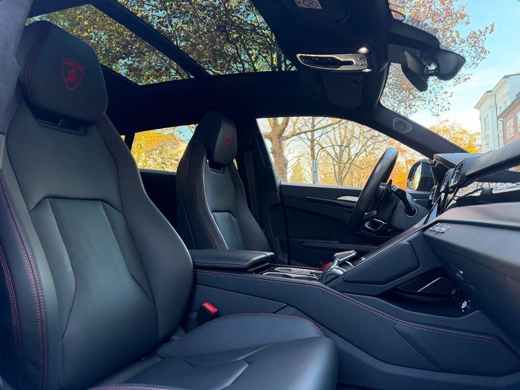 Lamborghini Urus 4.0 AKRAPOVIČ*CARBON*PANO*HEADUP*B&O*MEMO*