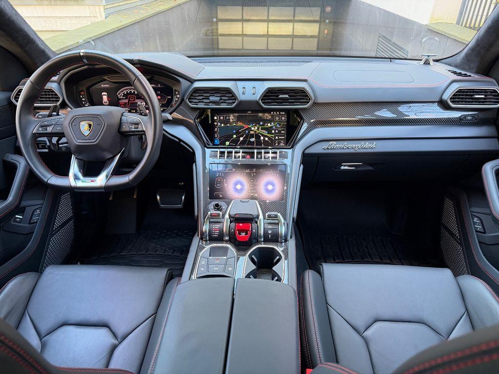 Lamborghini Urus 4.0 AKRAPOVIČ*CARBON*PANO*HEADUP*B&O*MEMO*