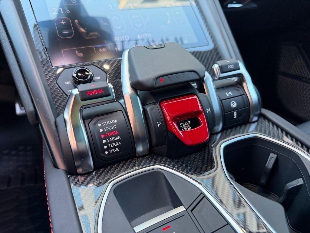 Lamborghini Urus 4.0 AKRAPOVIČ*CARBON*PANO*HEADUP*B&O*MEMO*