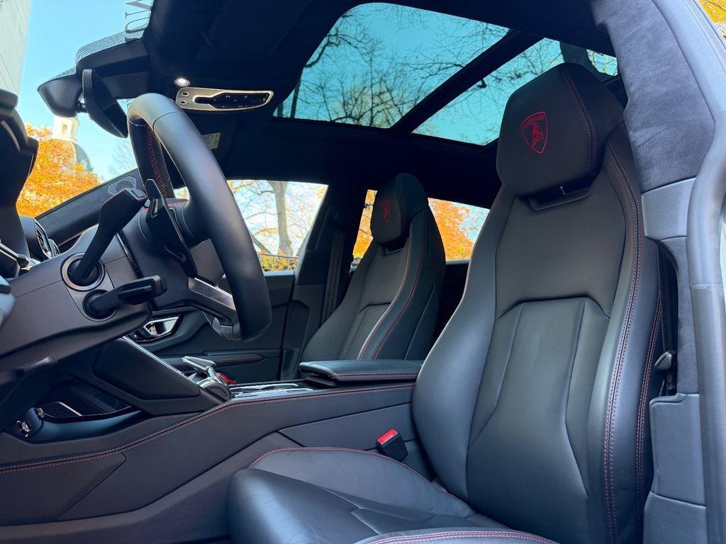 Lamborghini Urus 4.0 AKRAPOVIČ*CARBON*PANO*HEADUP*B&O*MEMO*