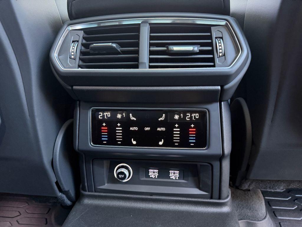 Lamborghini Urus 4.0 AKRAPOVIČ*CARBON*PANO*HEADUP*B&O*MEMO*