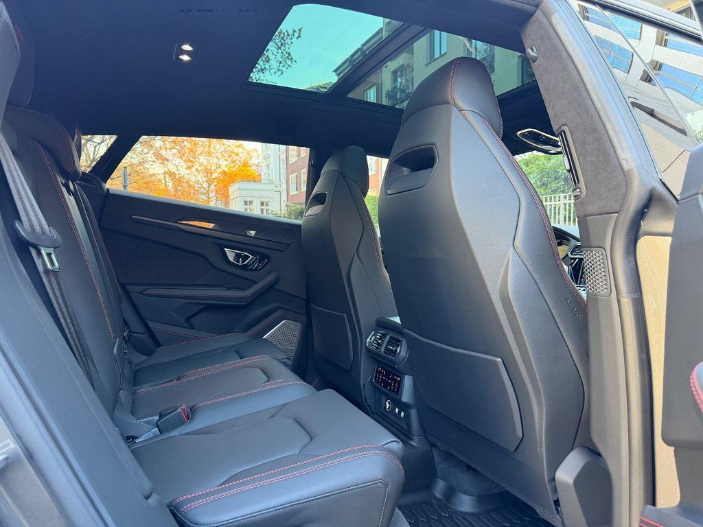 Lamborghini Urus 4.0 AKRAPOVIČ*CARBON*PANO*HEADUP*B&O*MEMO*