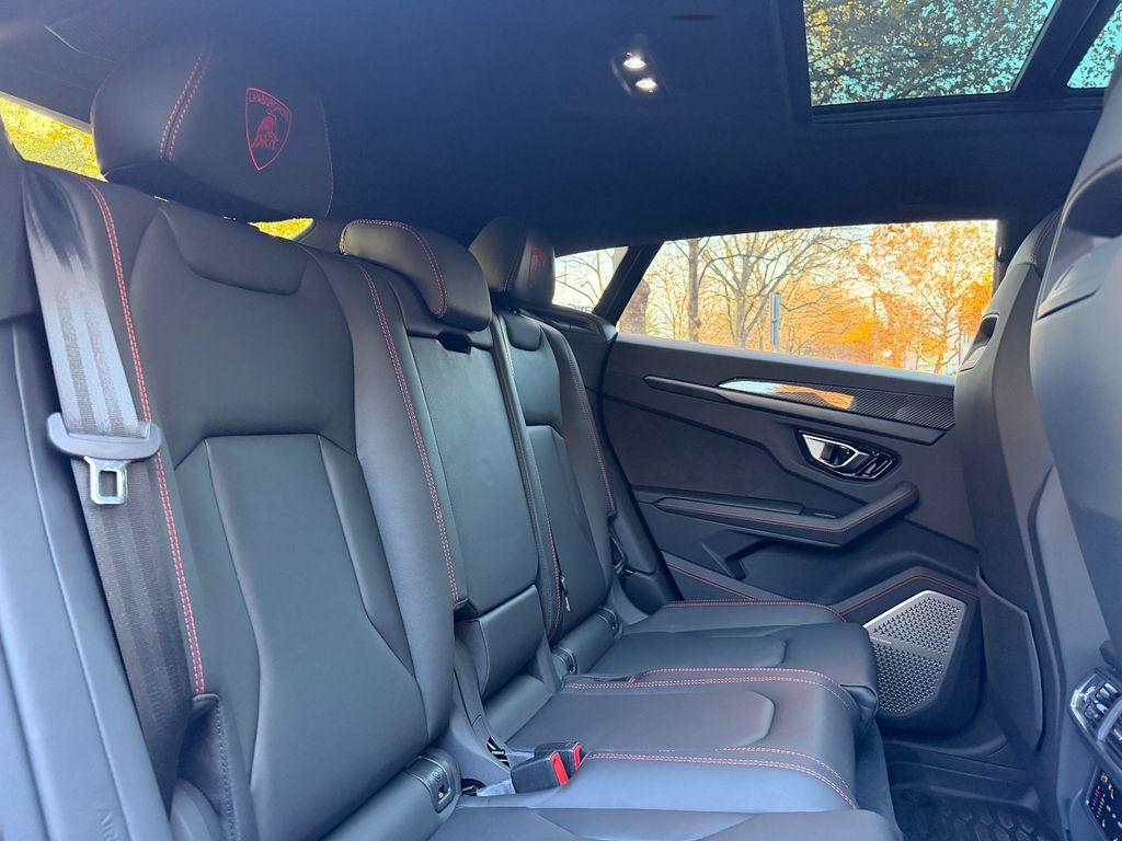 Lamborghini Urus 4.0 AKRAPOVIČ*CARBON*PANO*HEADUP*B&O*MEMO*