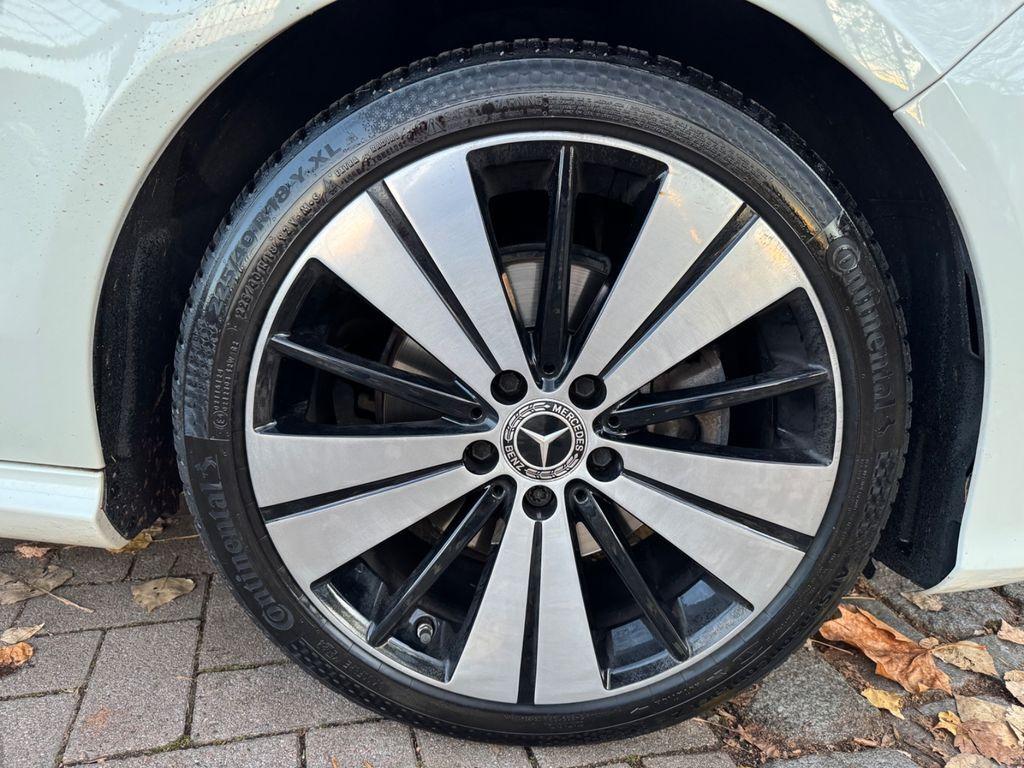 Mercedes-Benz CLA 180 *PANO*LED*CARPLAY*CAM*NAVI