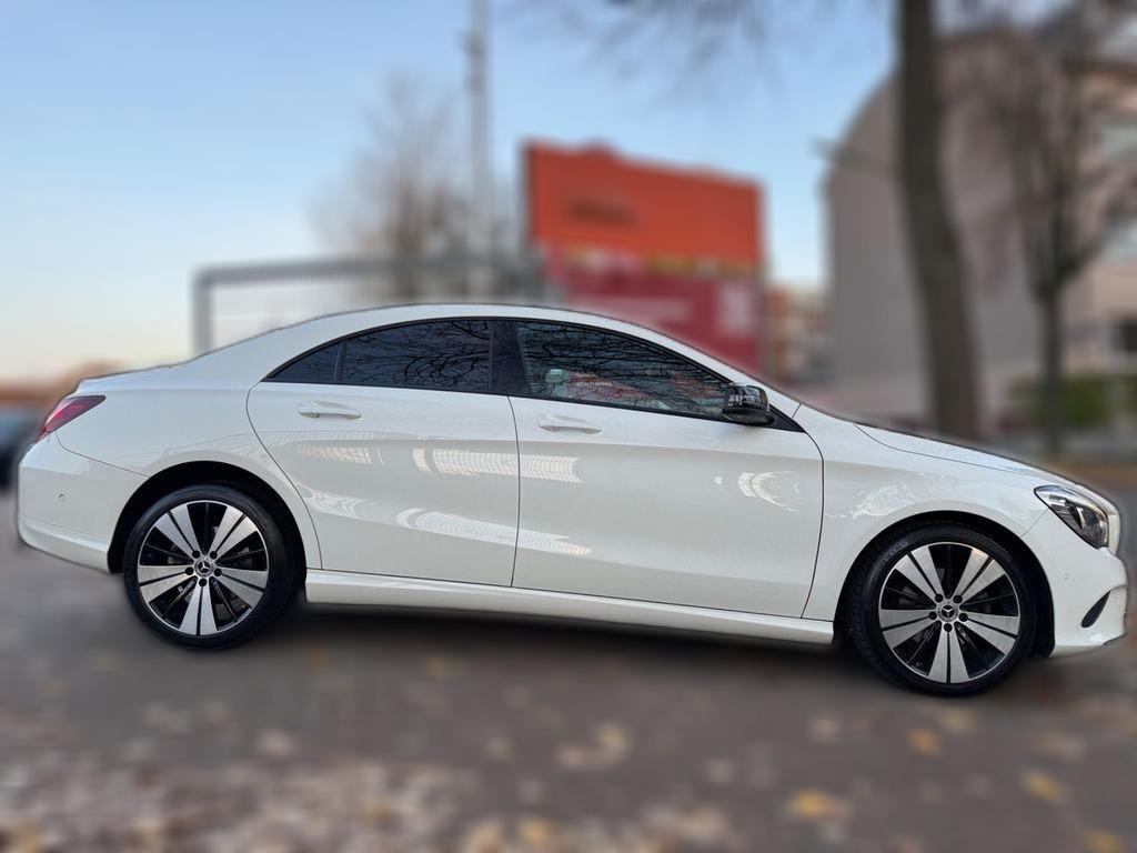 Mercedes-Benz CLA 180 *PANO*LED*CARPLAY*CAM*NAVI