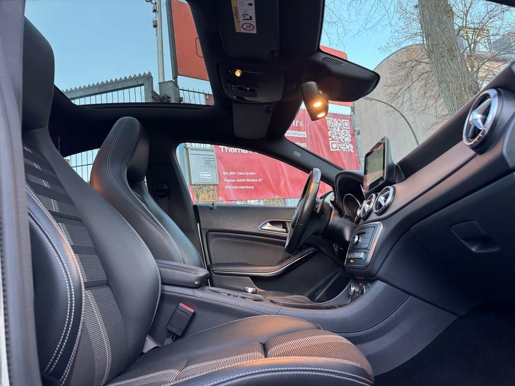 Mercedes-Benz CLA 180 *PANO*LED*CARPLAY*CAM*NAVI
