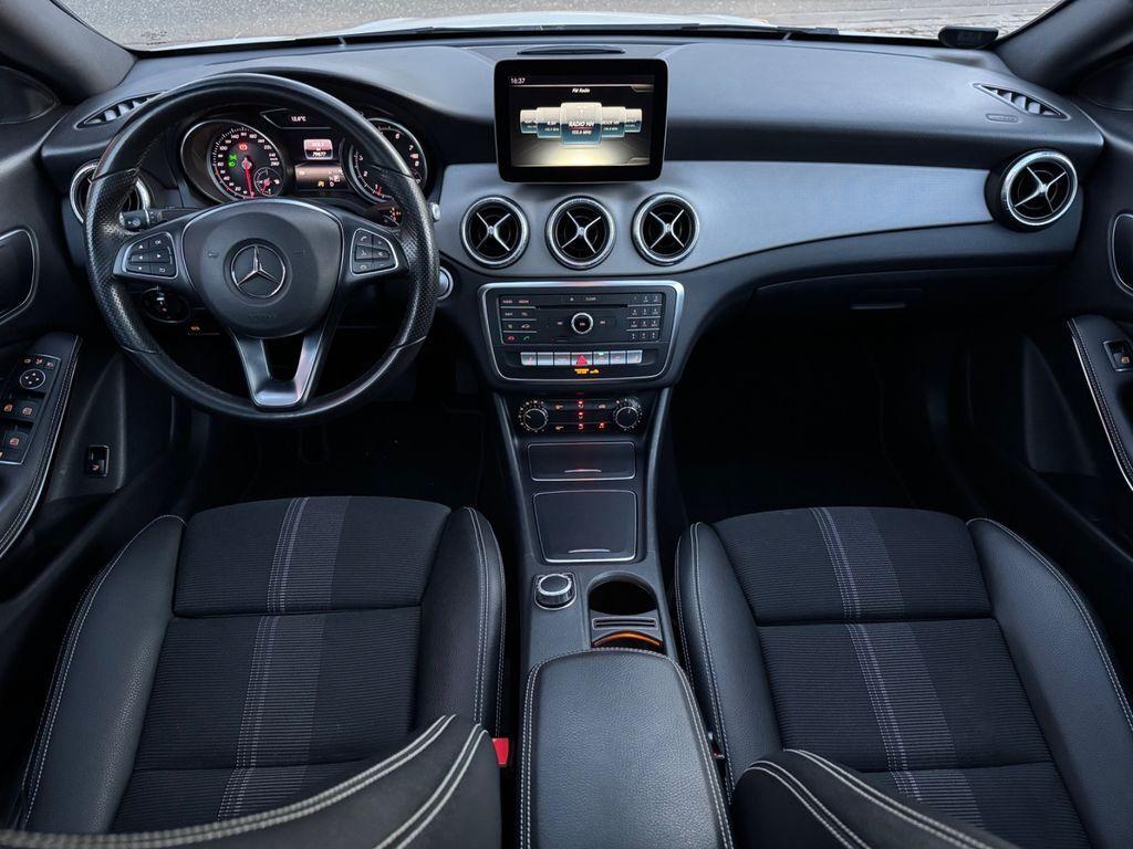 Mercedes-Benz CLA 180 *PANO*LED*CARPLAY*CAM*NAVI