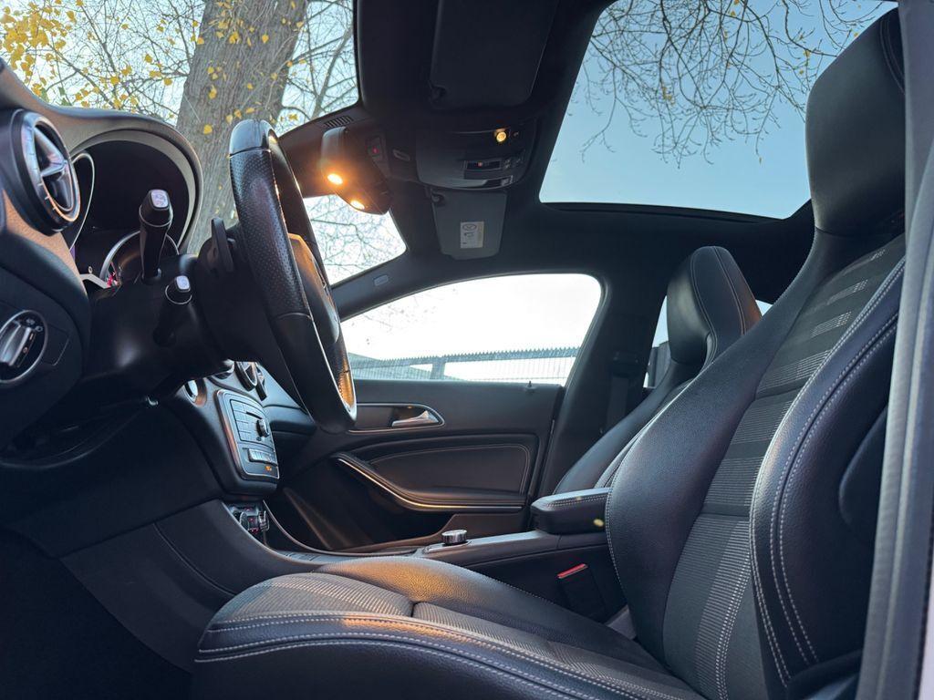 Mercedes-Benz CLA 180 *PANO*LED*CARPLAY*CAM*NAVI