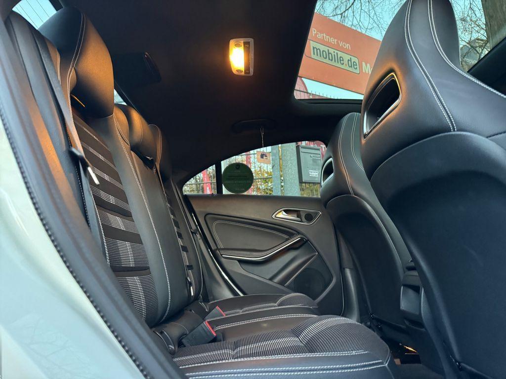 Mercedes-Benz CLA 180 *PANO*LED*CARPLAY*CAM*NAVI