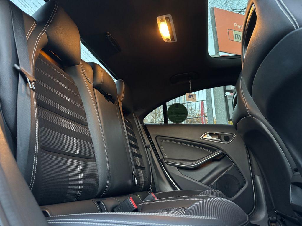Mercedes-Benz CLA 180 *PANO*LED*CARPLAY*CAM*NAVI