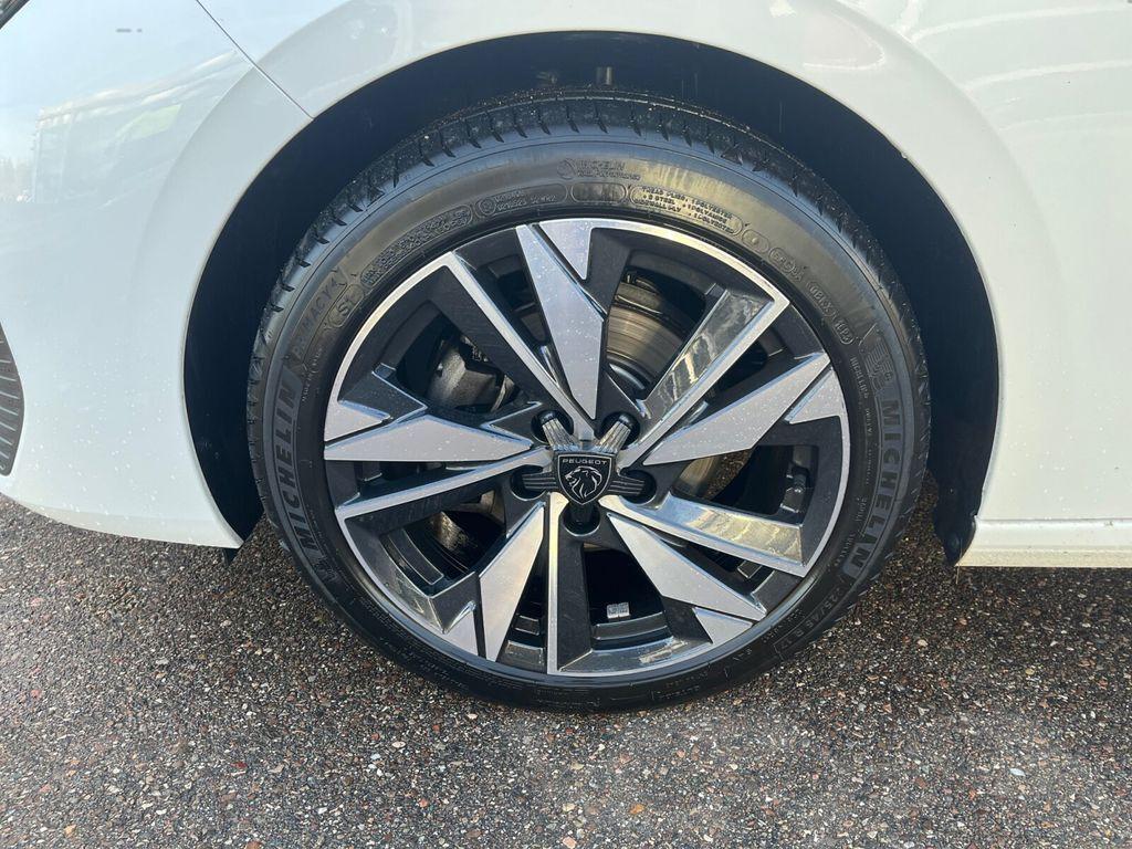 Peugeot 308 Allure SITZH+MIRROR-SCREEN+NAVI+RFK+TEMPOMAT