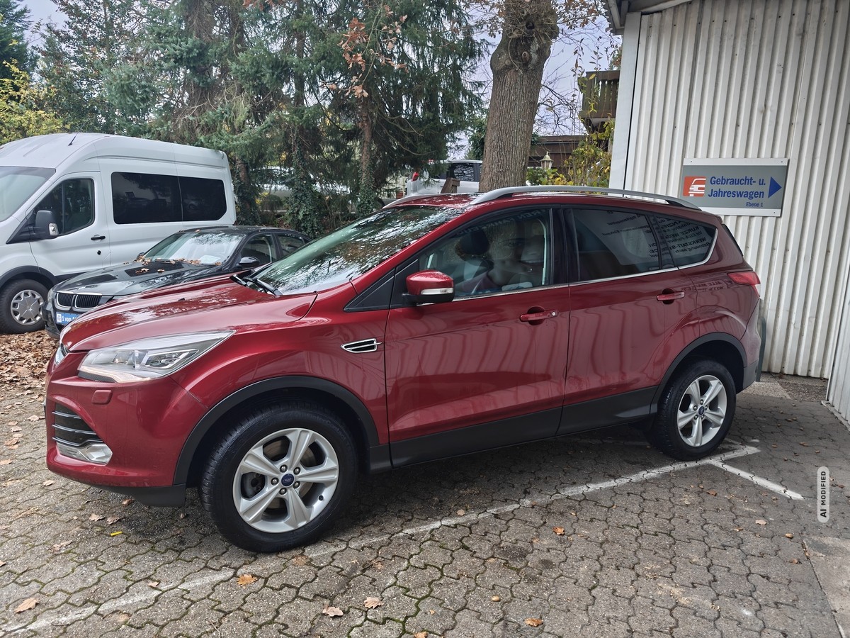 Ford Kuga 2.0 TDCi 87TKM*4x4*PANO*XENON*AUTOM*TITANIUM*PDC*SHZ