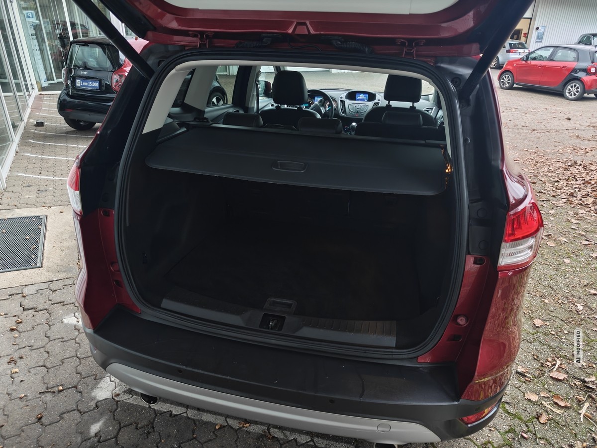 Ford Kuga 2.0 TDCi 87TKM*4x4*PANO*XENON*AUTOM*TITANIUM*PDC*SHZ