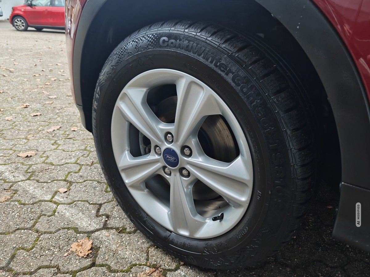 Ford Kuga 2.0 TDCi 87TKM*4x4*PANO*XENON*AUTOM*TITANIUM*PDC*SHZ