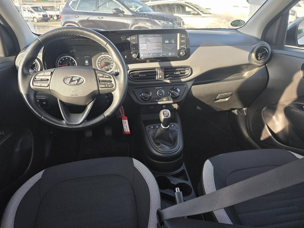 Hyundai i10 1.0 Trend  MPI Allwettereifen 