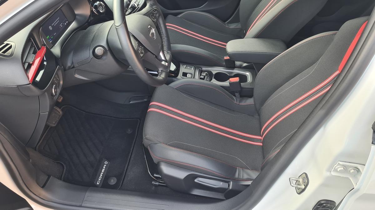 Opel Corsa F e GS-Line Navi 16 Zoll  11Kw Lader 