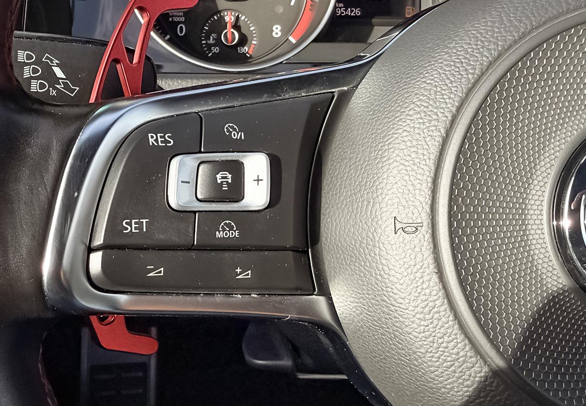 Volkswagen Golf GTI 2.0 TSI BMT.ACC.NAVI.LED