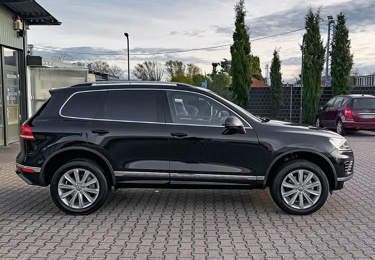 Volkswagen Touareg 3.0 V6 TDI R-Line LUFT NAVI DYNAUDIO RFK PDC
