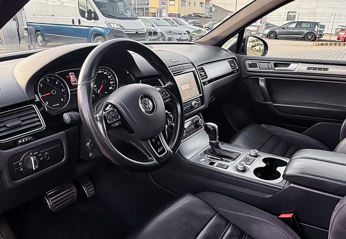 Volkswagen Touareg 3.0 V6 TDI R-Line LUFT NAVI DYNAUDIO RFK PDC