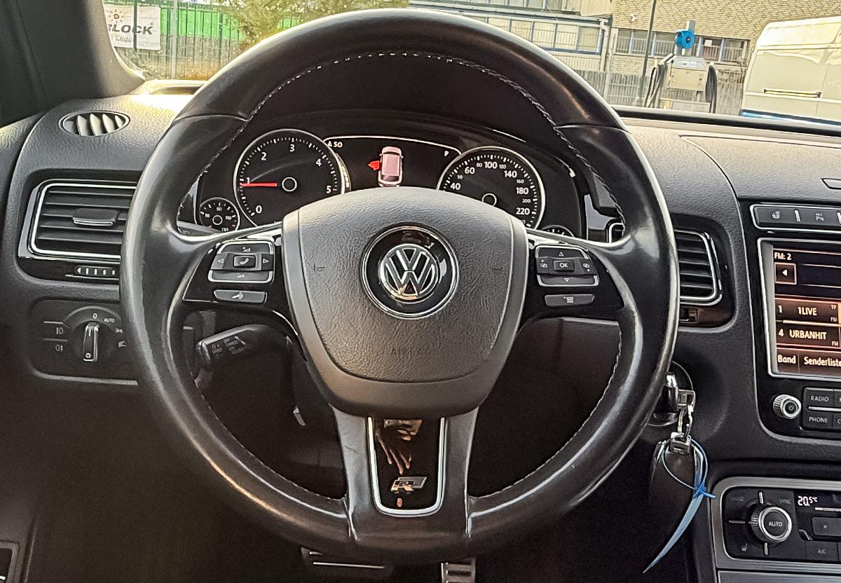 Volkswagen Touareg 3.0 V6 TDI R-Line LUFT NAVI DYNAUDIO RFK PDC