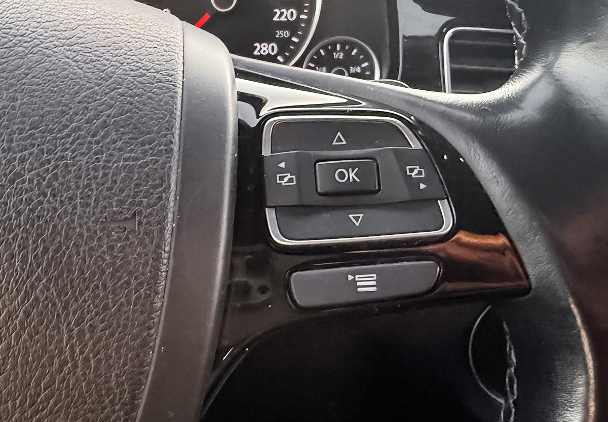 Volkswagen Touareg 3.0 V6 TDI R-Line LUFT NAVI DYNAUDIO RFK PDC