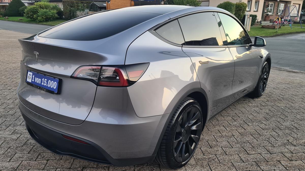 Tesla Model Y SR AP 2WD  19 BYD AKKU