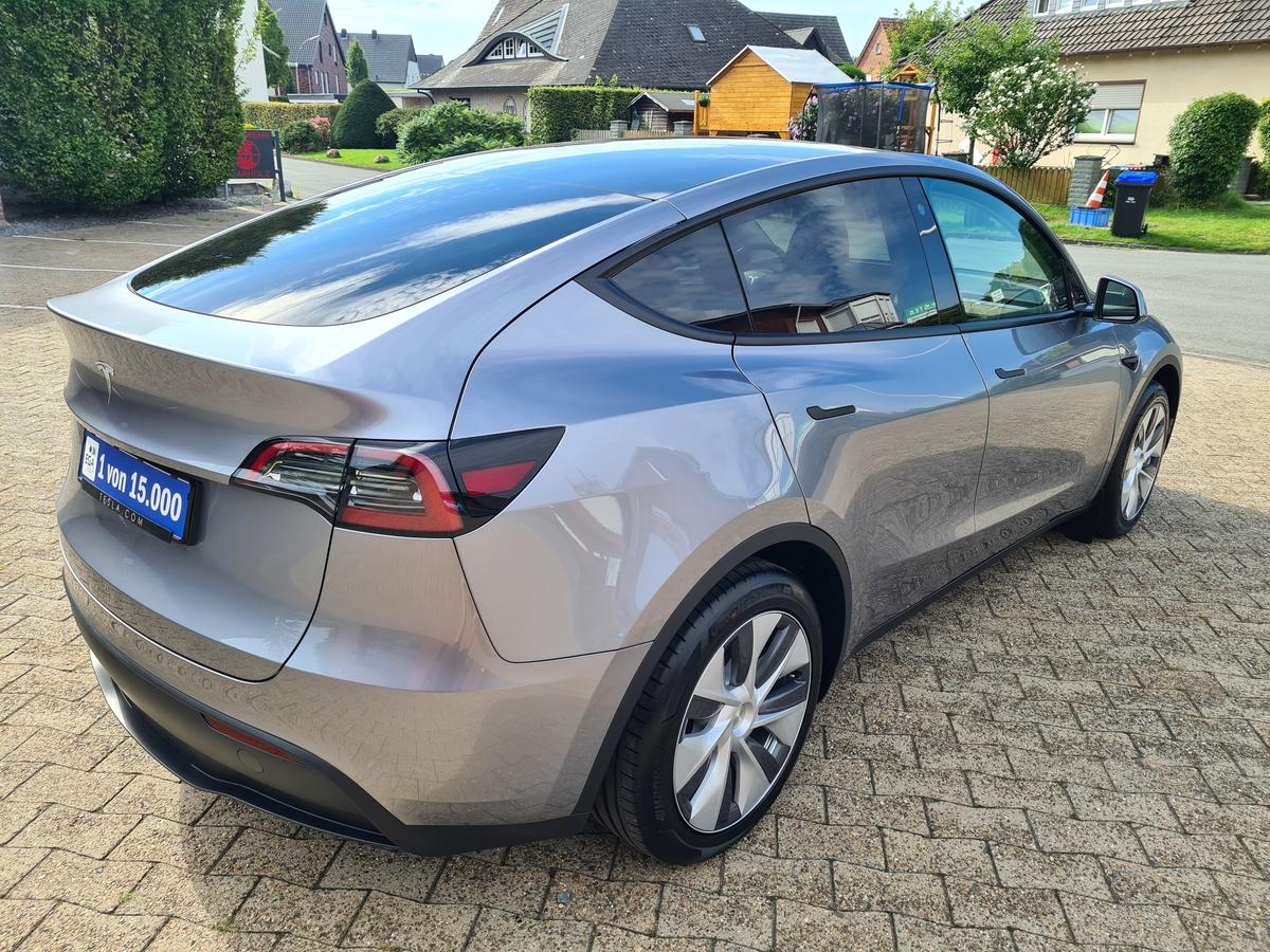 Tesla Model Y SR AP 2WD  19 BYD AKKU