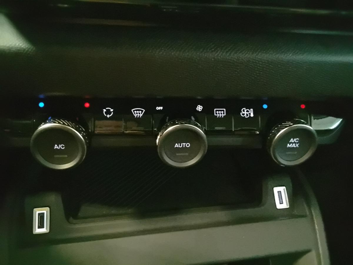 Citroën C4 PureTech 130 Stop&Start EAT8 FEEL PACK