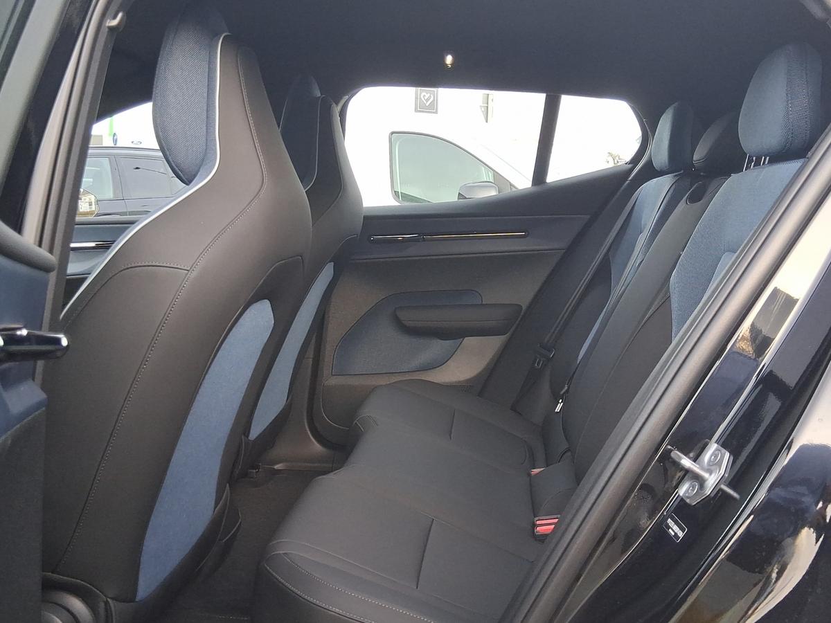 Volvo EX30 RWD Extended Range Plus*SITZ-& LENKRADHEIZUNG*