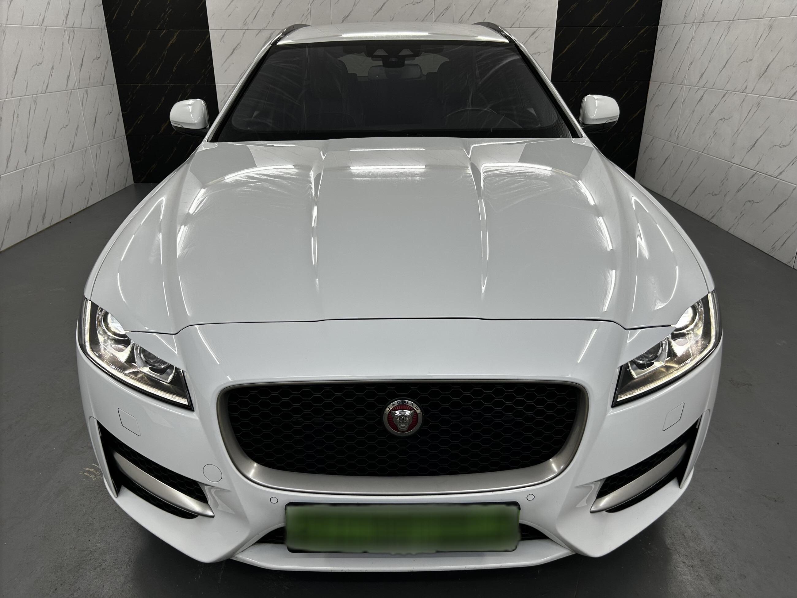 Jaguar XF R-Sport+Bi-Xenon+Ambiente+Kamera+LED+Sound