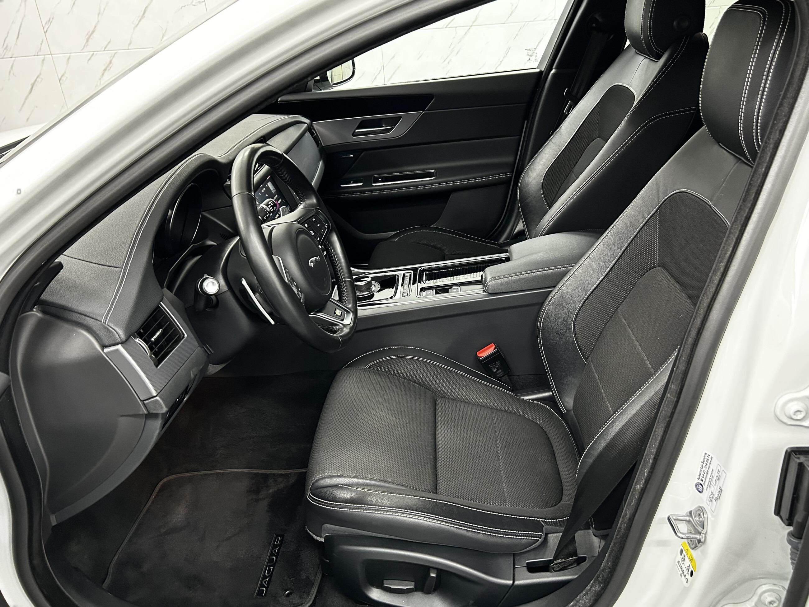 Jaguar XF R-Sport+Bi-Xenon+Ambiente+Kamera+LED+Sound