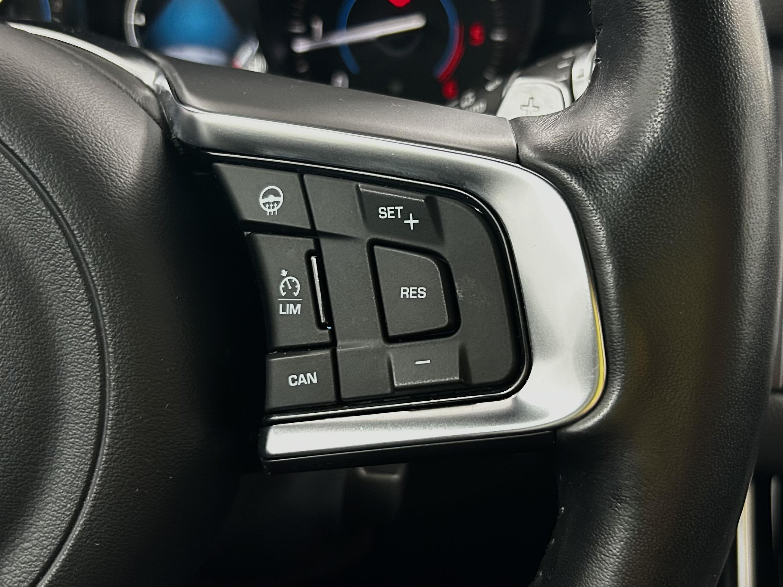 Jaguar XF R-Sport+Bi-Xenon+Ambiente+Kamera+LED+Sound