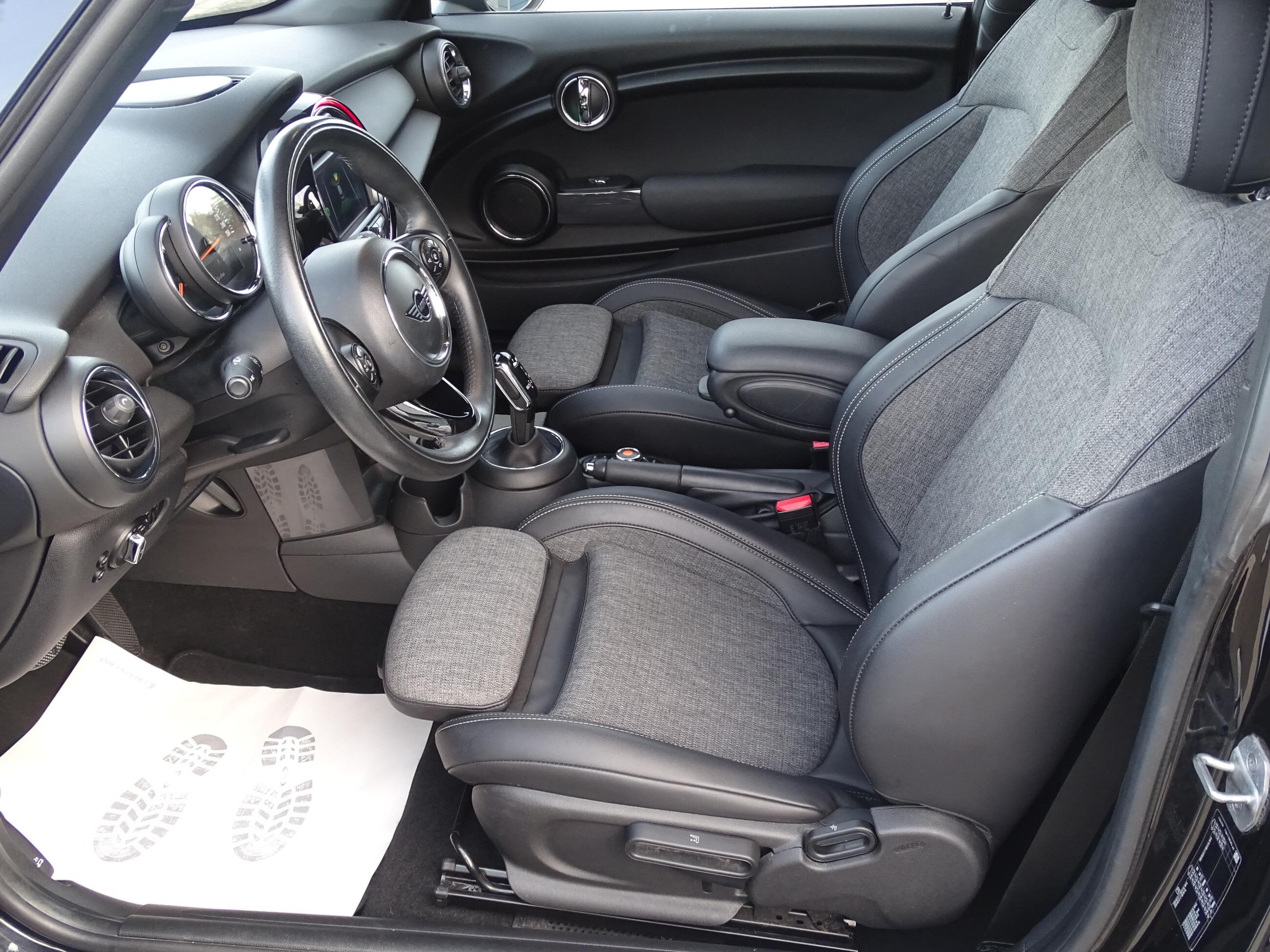 MINI ONE One 1.5 AT*NAVI*PDC*LED*MFL*SHZG*GJR*TEMPO*TEL*