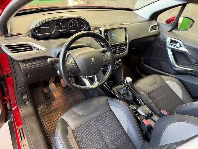 Peugeot 2008 Allure NAVI SHZ AHK PDC PANO CAM LED LEDER