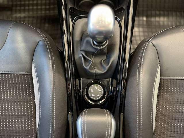 Peugeot 2008 Allure NAVI SHZ AHK PDC PANO CAM LED LEDER