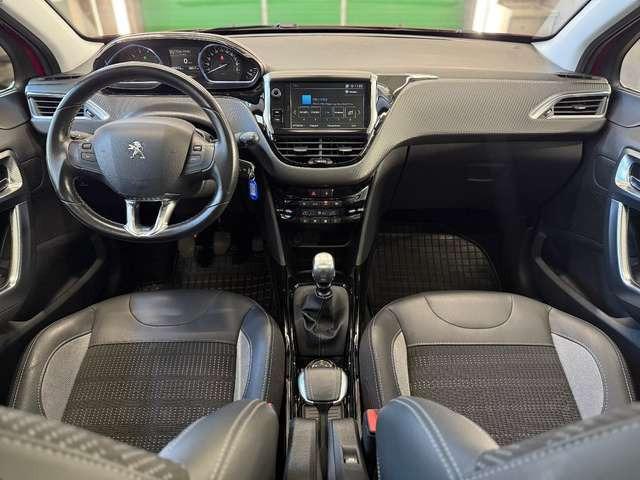 Peugeot 2008 Allure NAVI SHZ AHK PDC PANO CAM LED LEDER