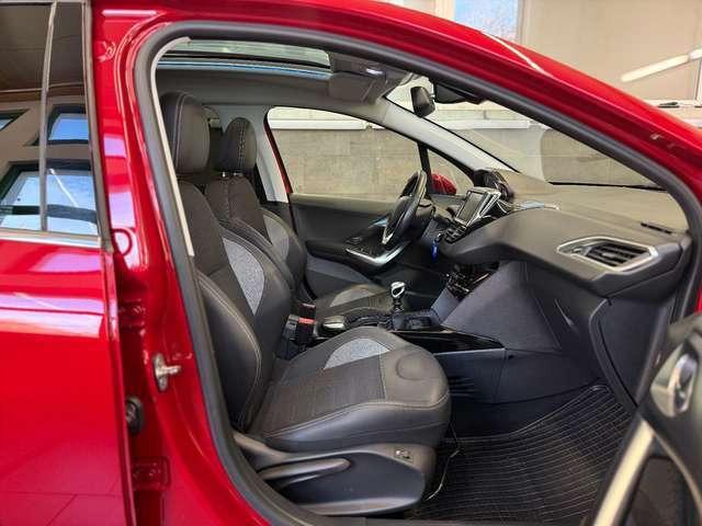 Peugeot 2008 Allure NAVI SHZ AHK PDC PANO CAM LED LEDER