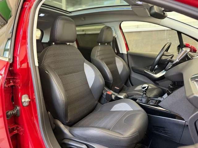 Peugeot 2008 Allure NAVI SHZ AHK PDC PANO CAM LED LEDER