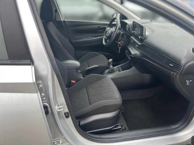 Hyundai Bayon Intro Edition 2WD Apple CarPlay Android Auto Klimaautom Fahrerprofil DAB S