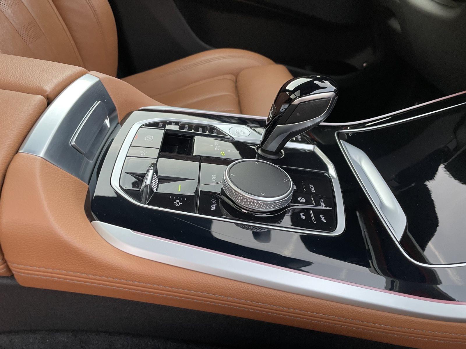 BMW X5 M SPORTPAKET HEAD-UP HIFI PANO AHK ALU 21