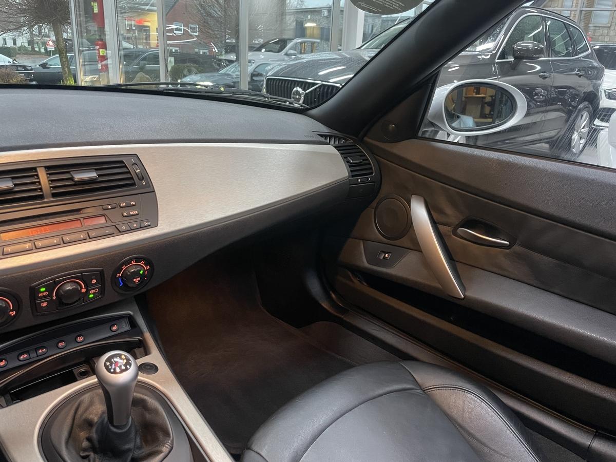BMW Z4  2.2i Roadster 6 Zyliner Sitzheizung Leder 