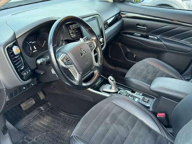 Mitsubishi Outlander Outlander Plug-in Hybrid BASIS Spirit-Paket 2.4 MI