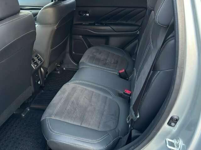 Mitsubishi Outlander Outlander Plug-in Hybrid BASIS Spirit-Paket 2.4 MI