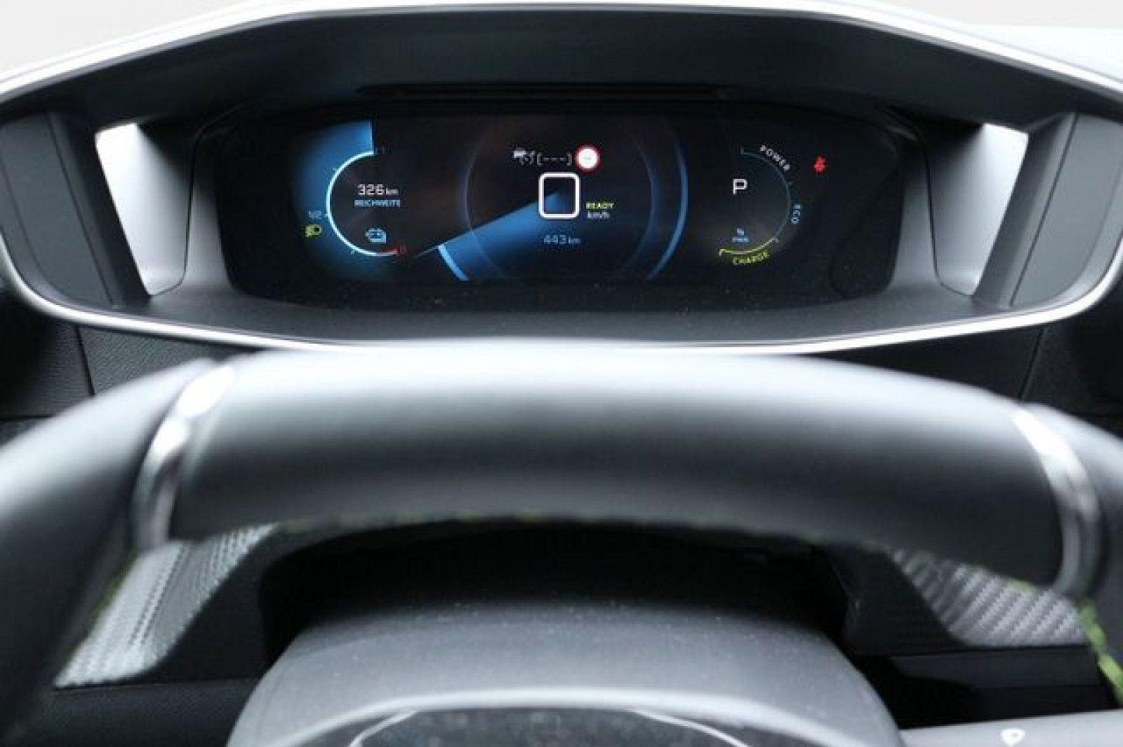 Peugeot 2008 e-GT++Abstandstempomat++NAVI++RFK