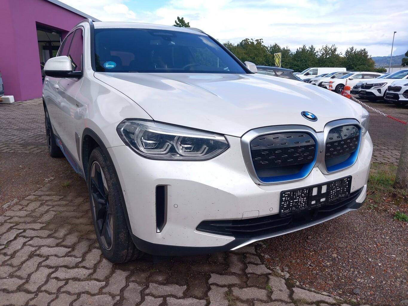 BMW iX3 Impressive LED Nav AHK LM20Z Kam360° ParkAs