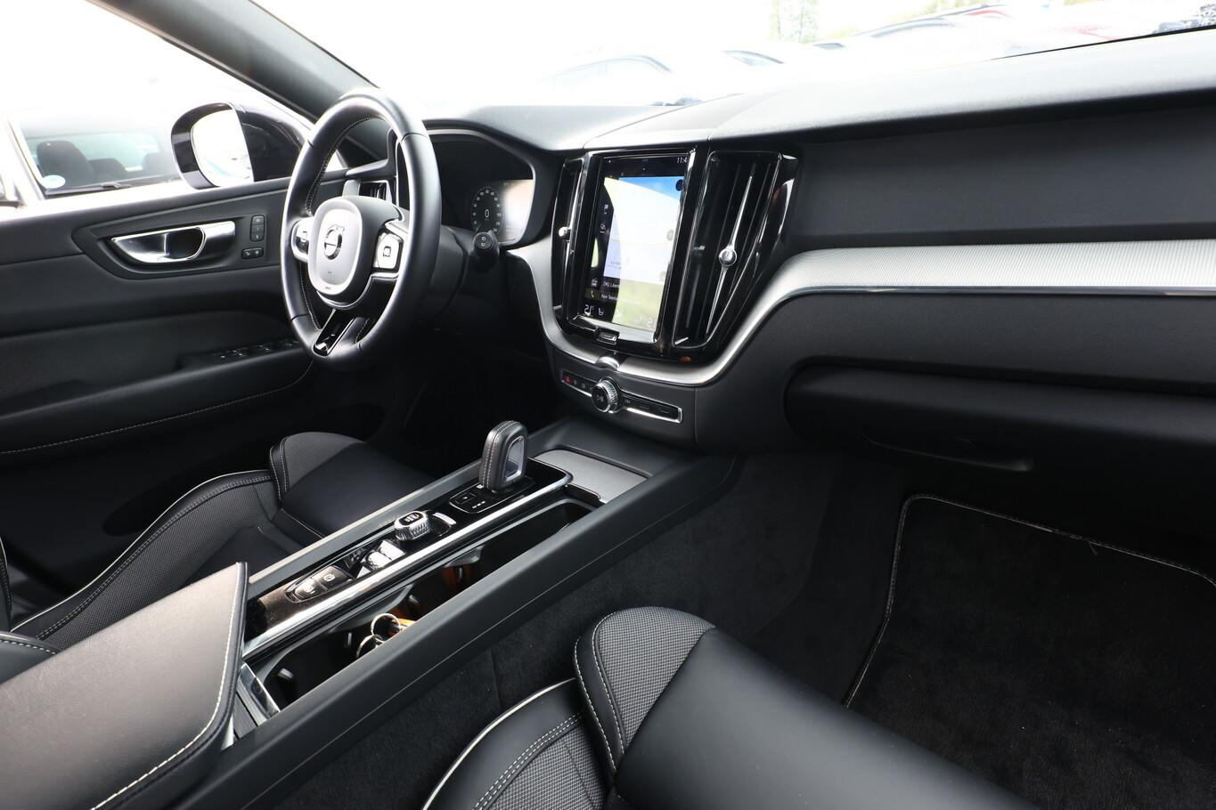 Volvo B4 197 Aut. R-Design LED Nav AHK PDC SHZ