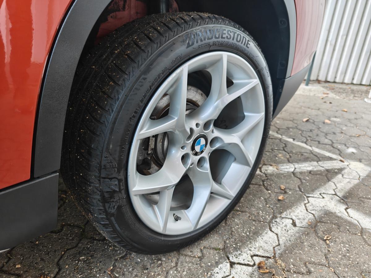 BMW X1sDrive18i X-LINE 1H*59TKM*XENON*ALU 18