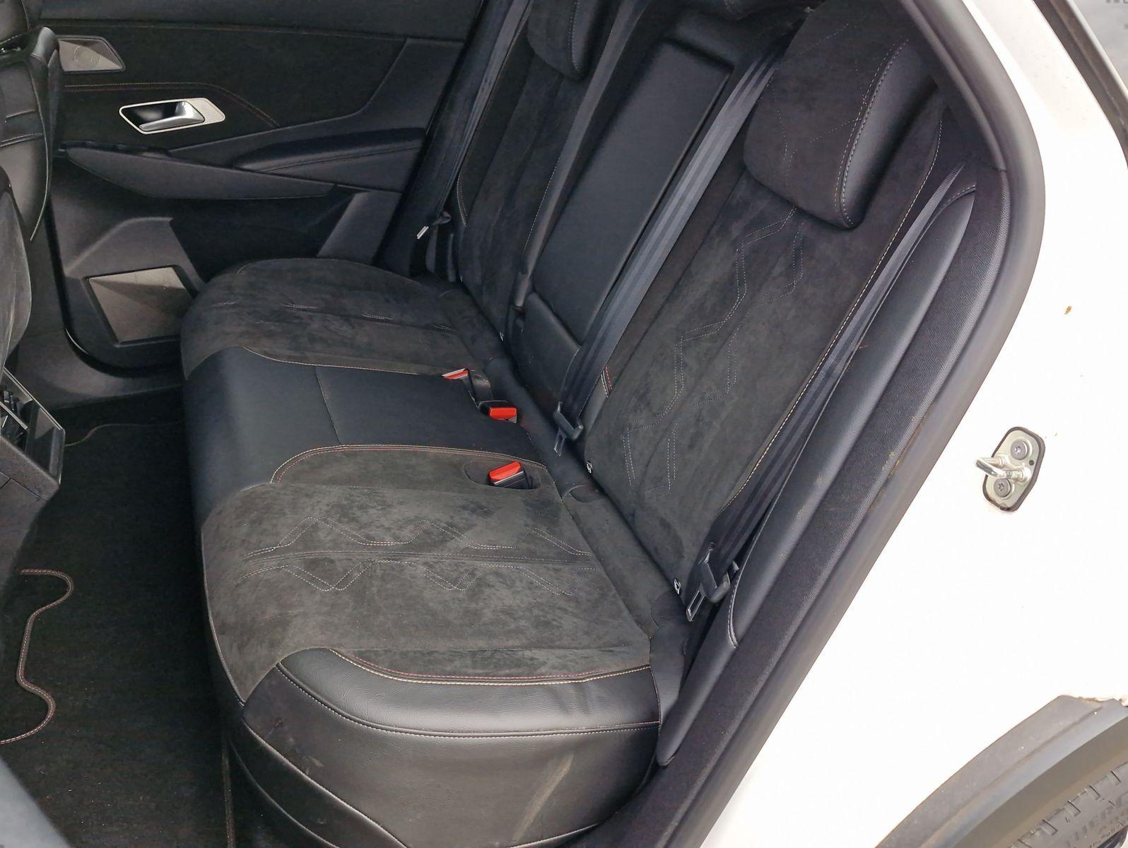 DS Automobiles DS7 Crossback PHEV 300 4x4 Performance Line+ AT